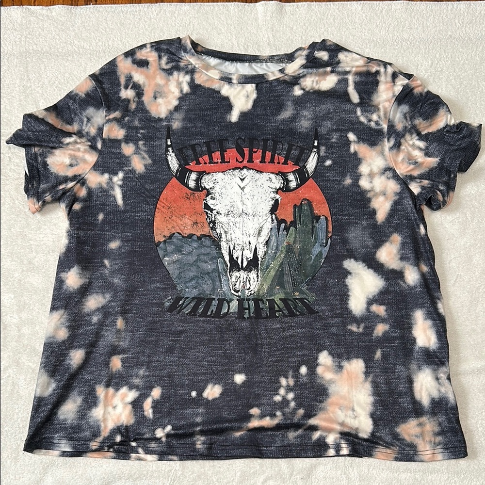 SHEIN Black and Cream Short Sleeve Tee with Unique Distressed Pattern